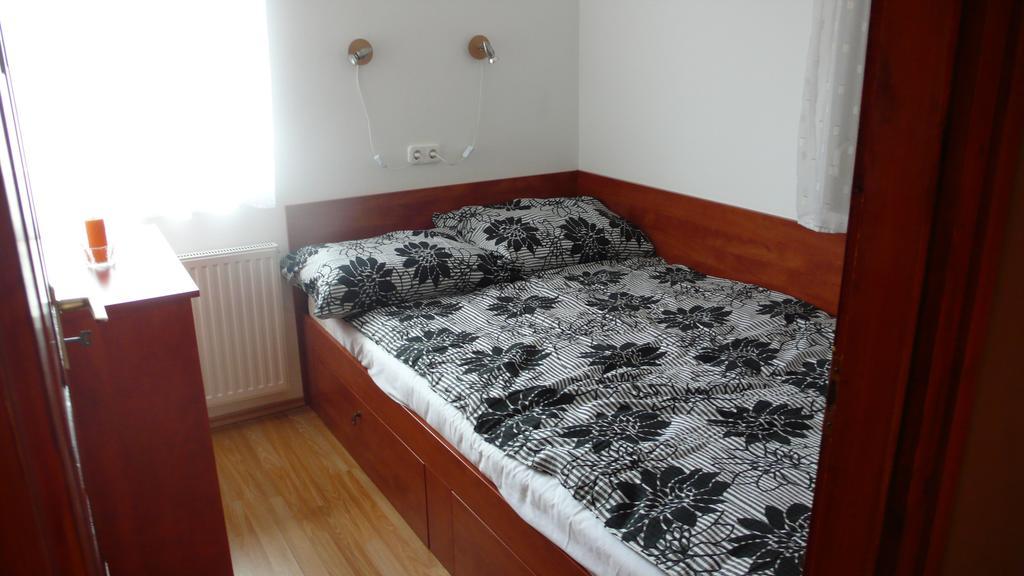 Nyarido Apartman Apartment อัลโชเอิร์ช ภายนอก รูปภาพ