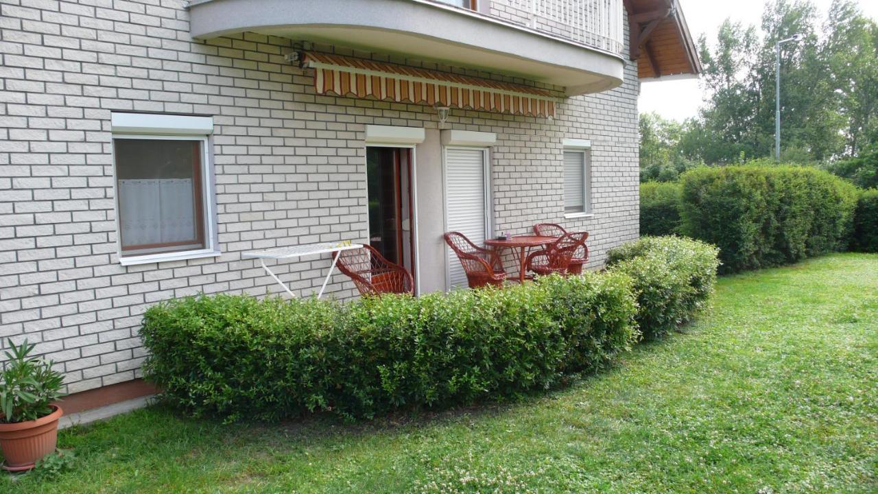 Nyarido Apartman Apartment อัลโชเอิร์ช ภายนอก รูปภาพ